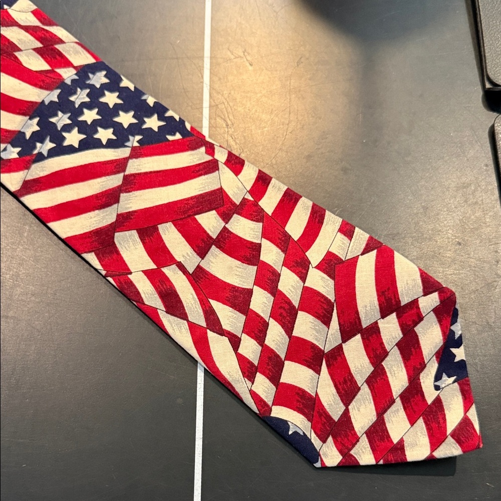 BEANS MCGEE American Flag Patterned Tie